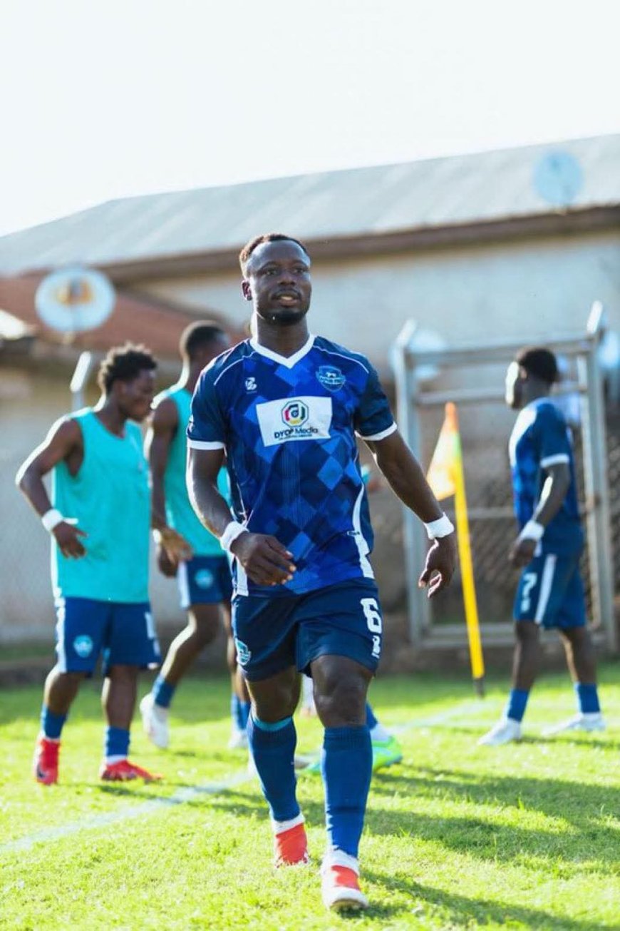 Aduana Stars Seal Deal for Midfielder Salim Bafaada